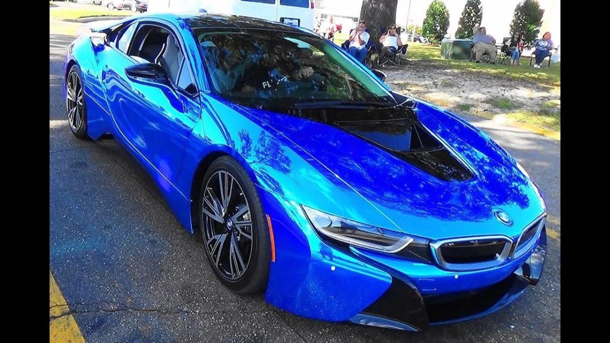 BMW i8 синяя