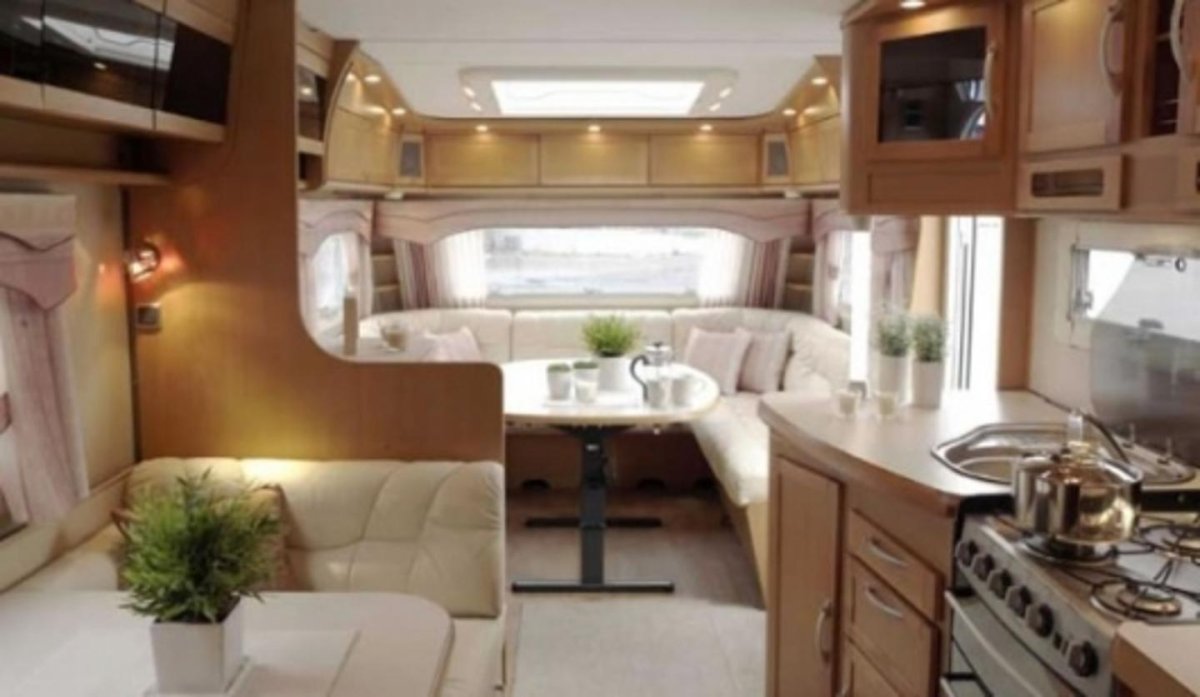 Двухэтажный кемпер автодом