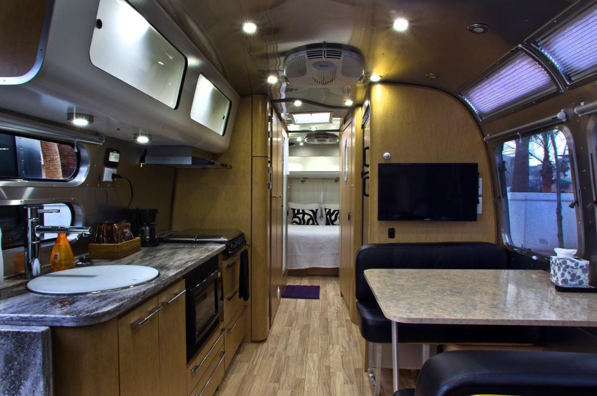 Автодом Airstream