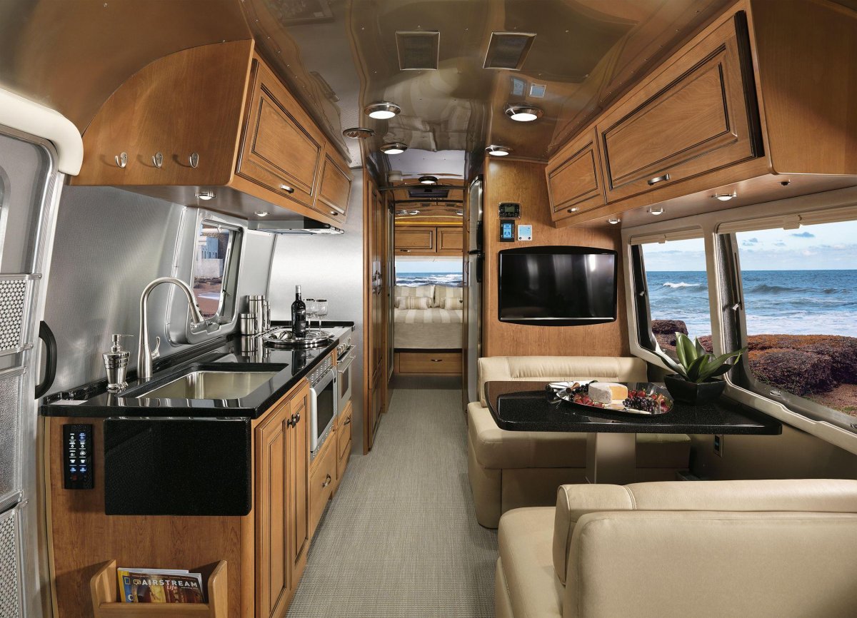 Автодом Airstream