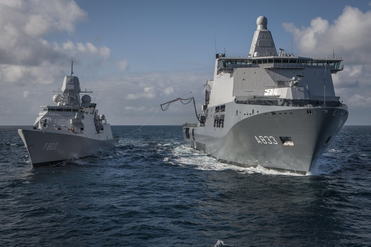 Нидерландский корабль HNLMS Karel Doorman