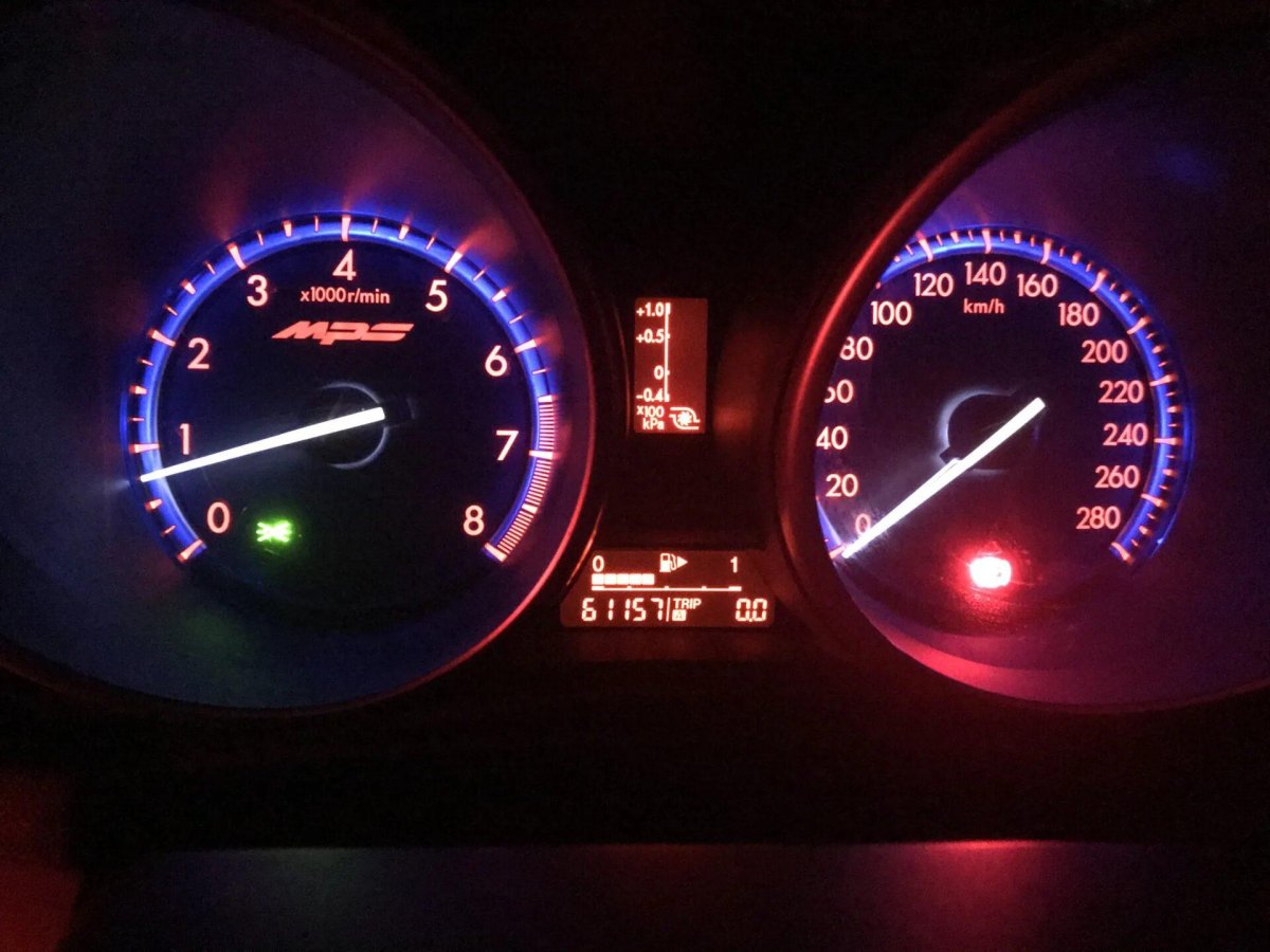 Приборная панель Мазда 3 БК