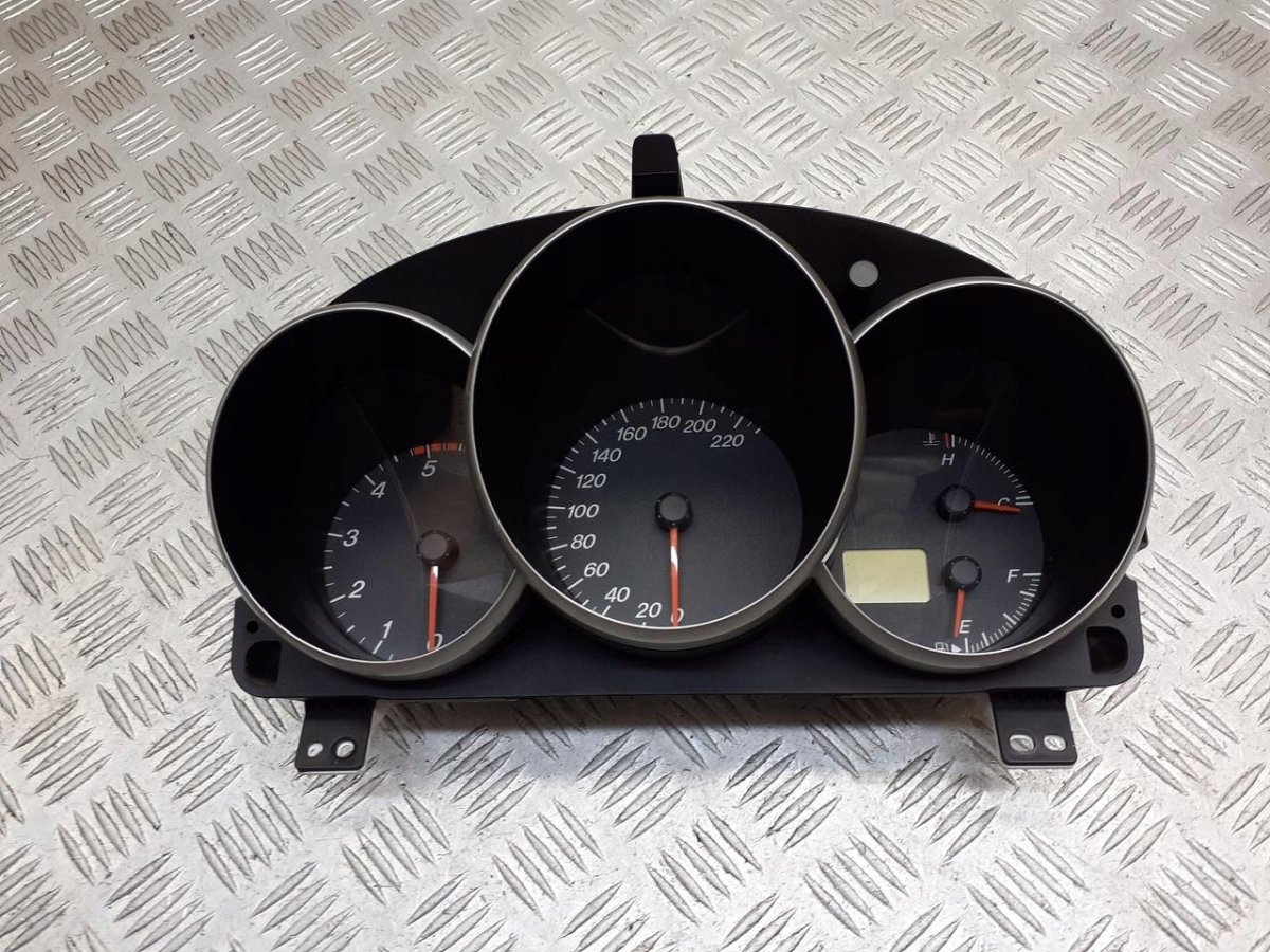 Приборная панель Мазда 3