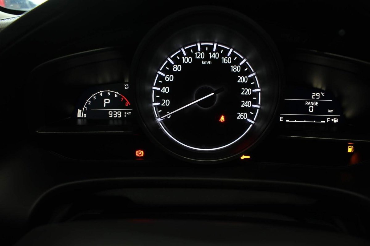 Mazda 3 2011 приборная панель