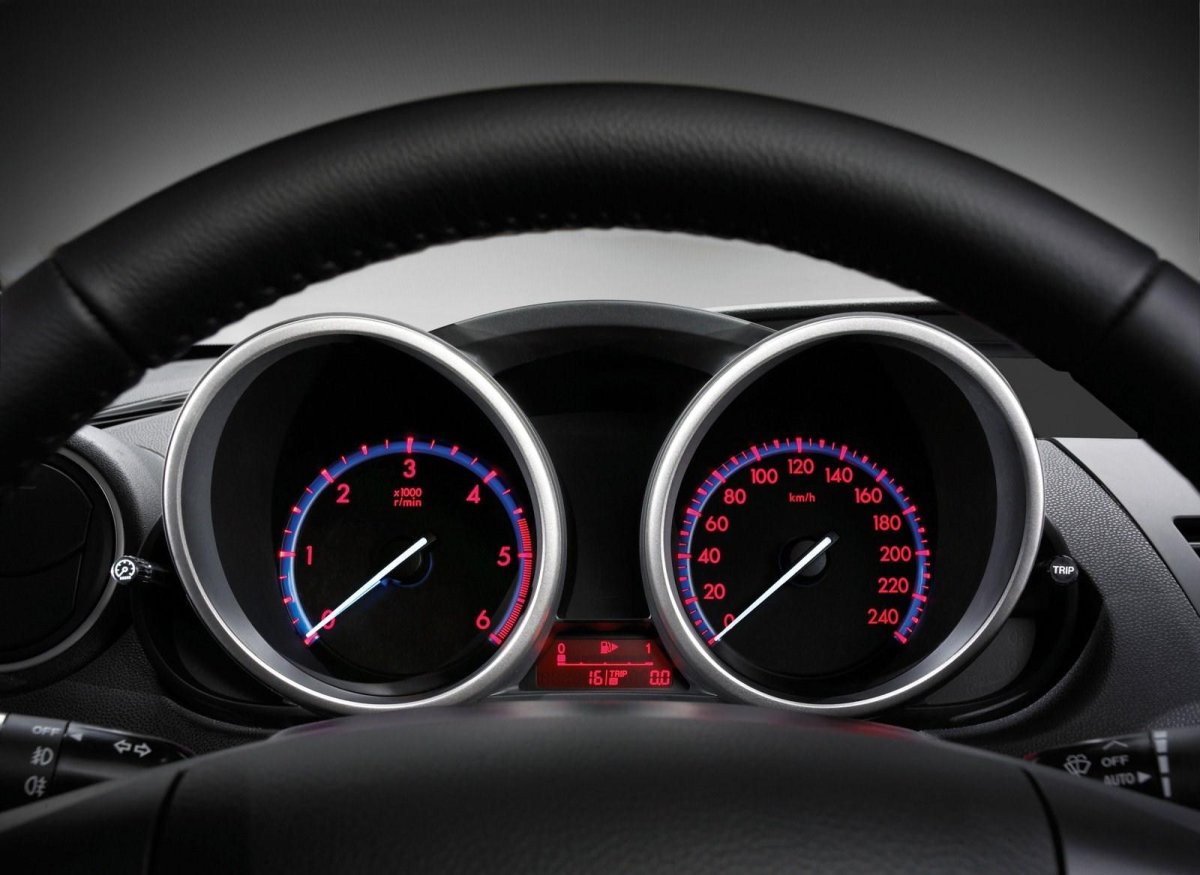 Mazda 3 BL приборка