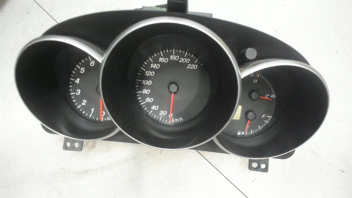 Приборная панель Мазда 3 BK