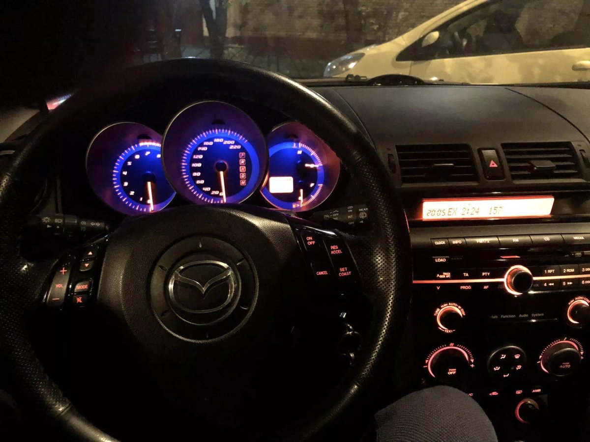 Панель приборов Мазда 3 БК