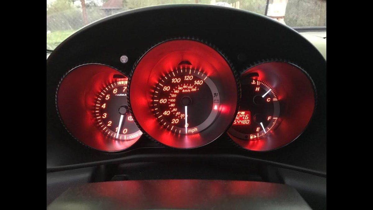 Приборная панель Мазда 3 2019