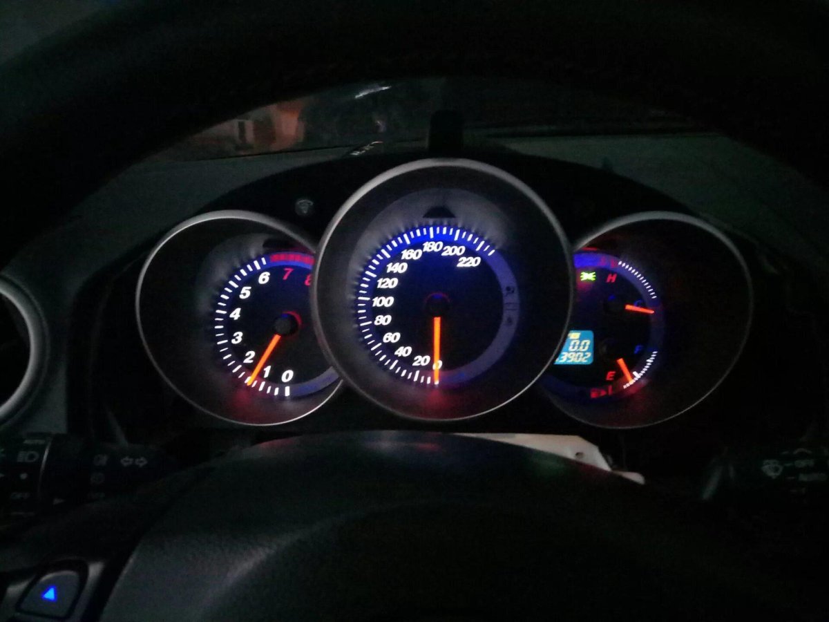 Приборная панель Мазда 3 БК