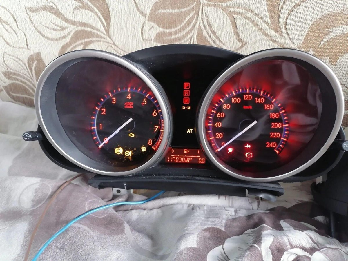 Mazda 3 приборная панель