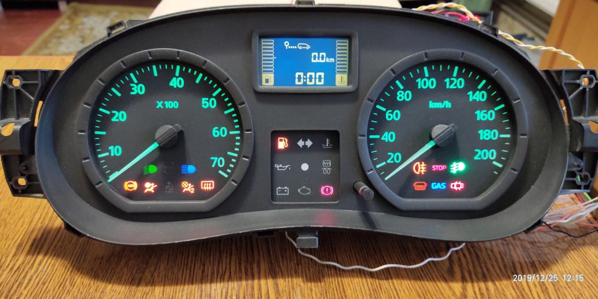 Приборная панель Рено Логан