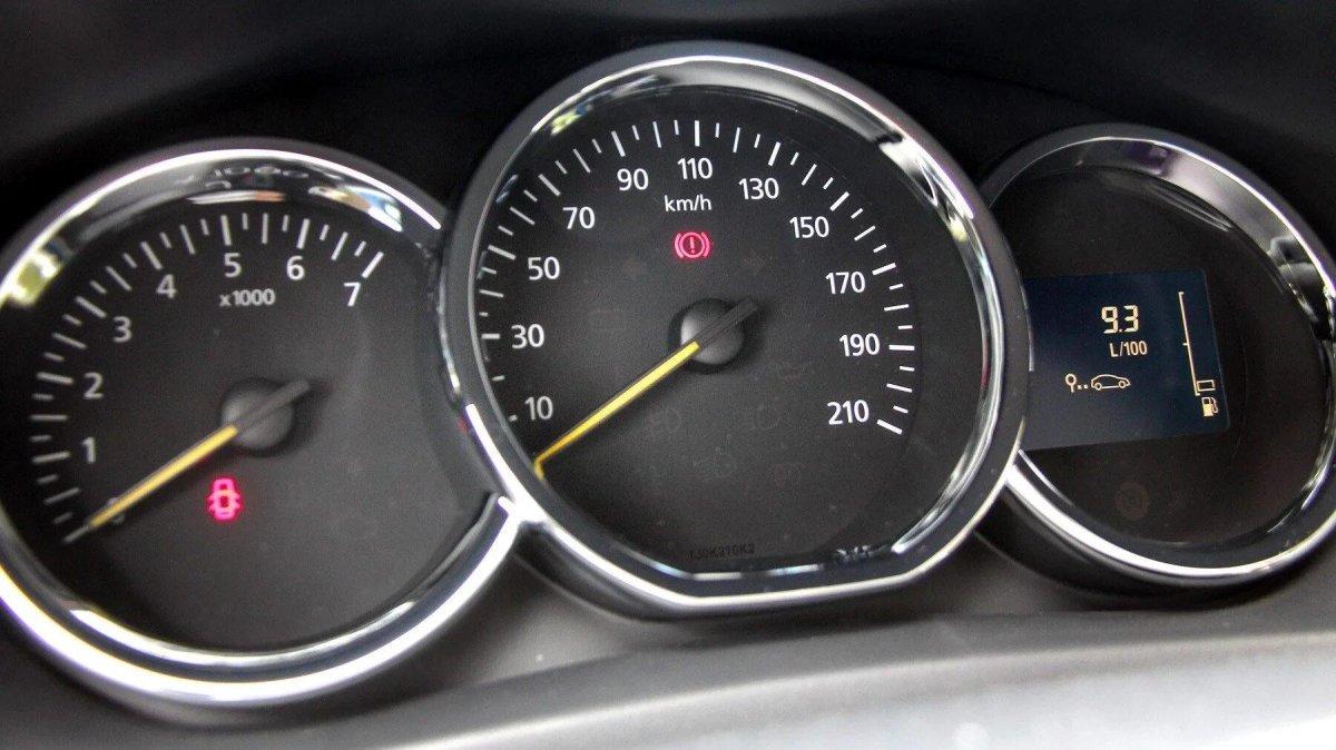 Приборка Логан 2