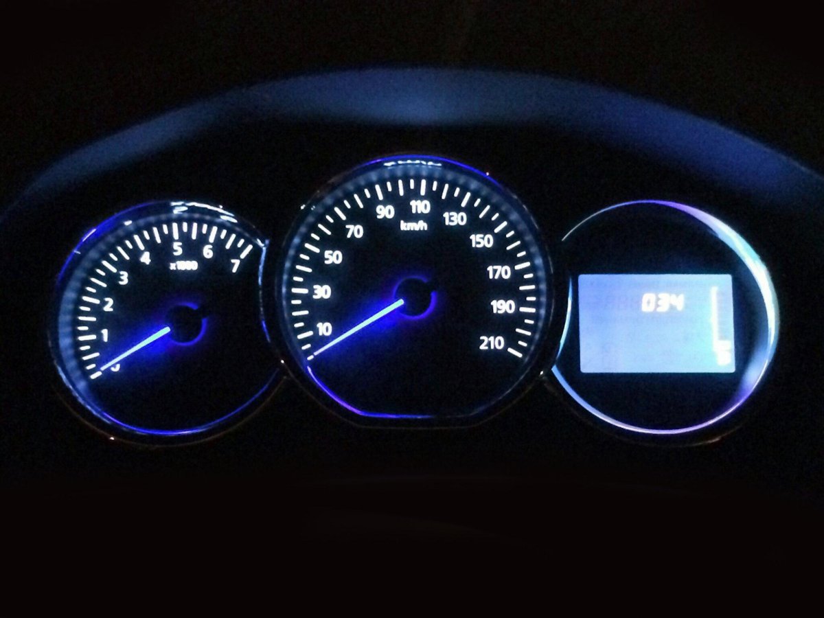 Пересвет приборки Рено Логан 1