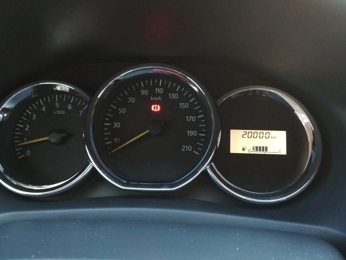 Приборная панель Renault Logan 2