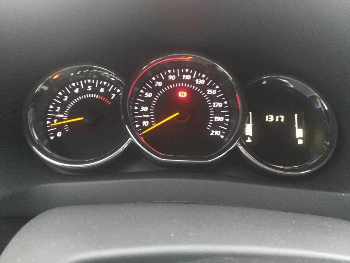 Приборная панель Renault Logan 2