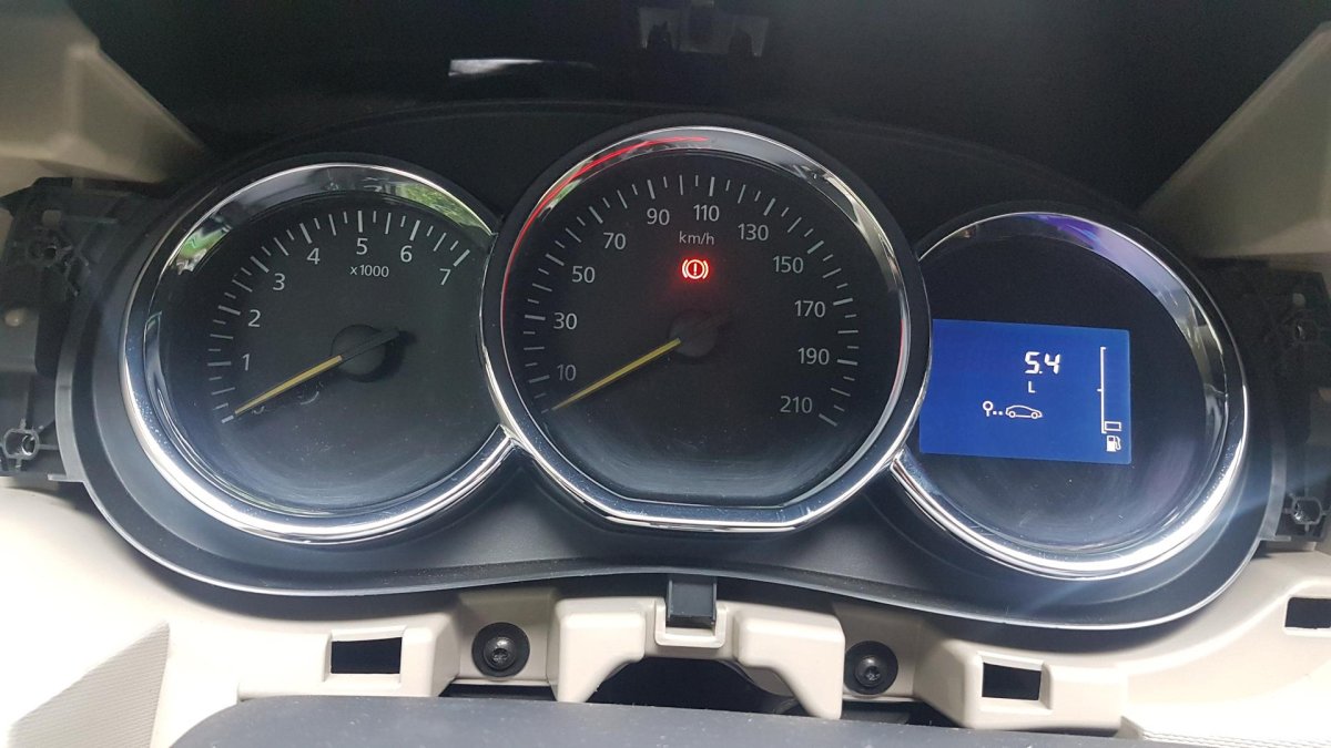 Приборная панель Renault Logan 2