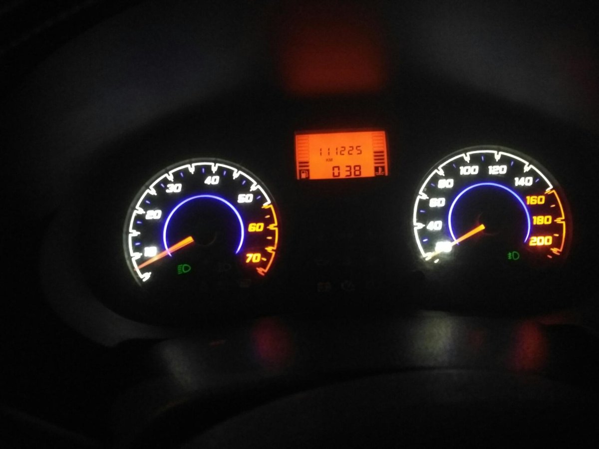 Панель Рено Логан 1