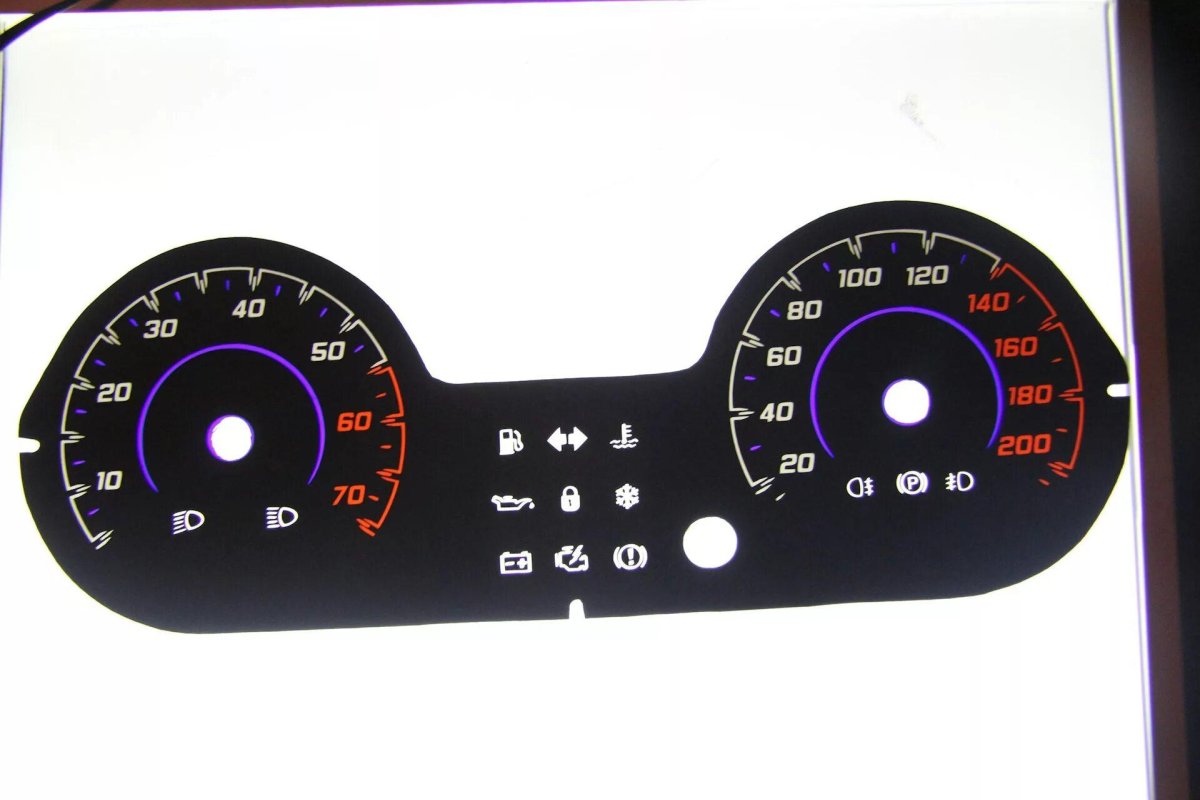 Панель Рено Логан 1