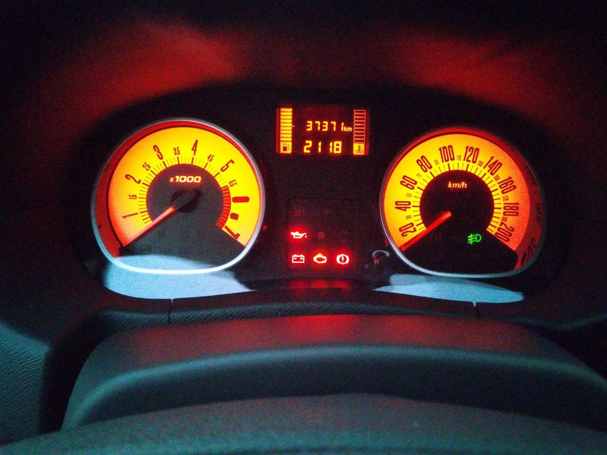 Приборная панель Логан 1