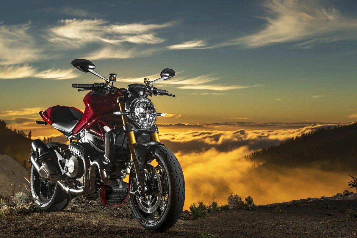 Ducati Monster 1200s