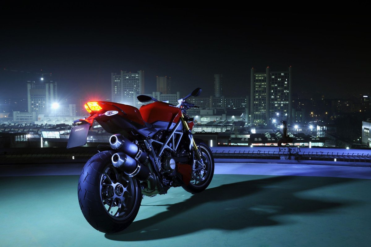 Дукати мотоцикл городской