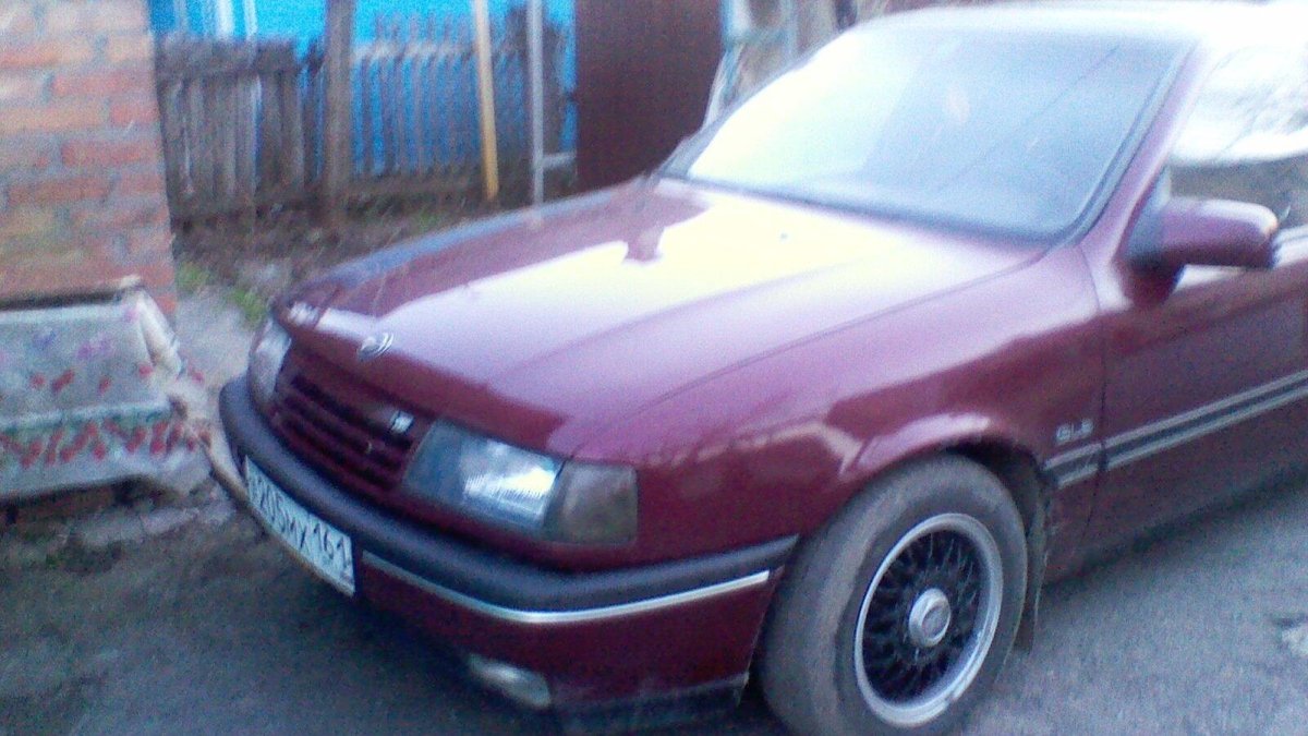 Опель Вектра Вишневая