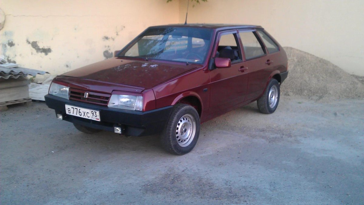 ВАЗ 2109 темно красная