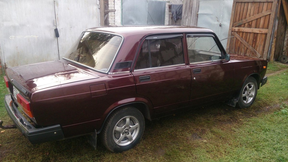 ВАЗ 2107 вишневый металлик