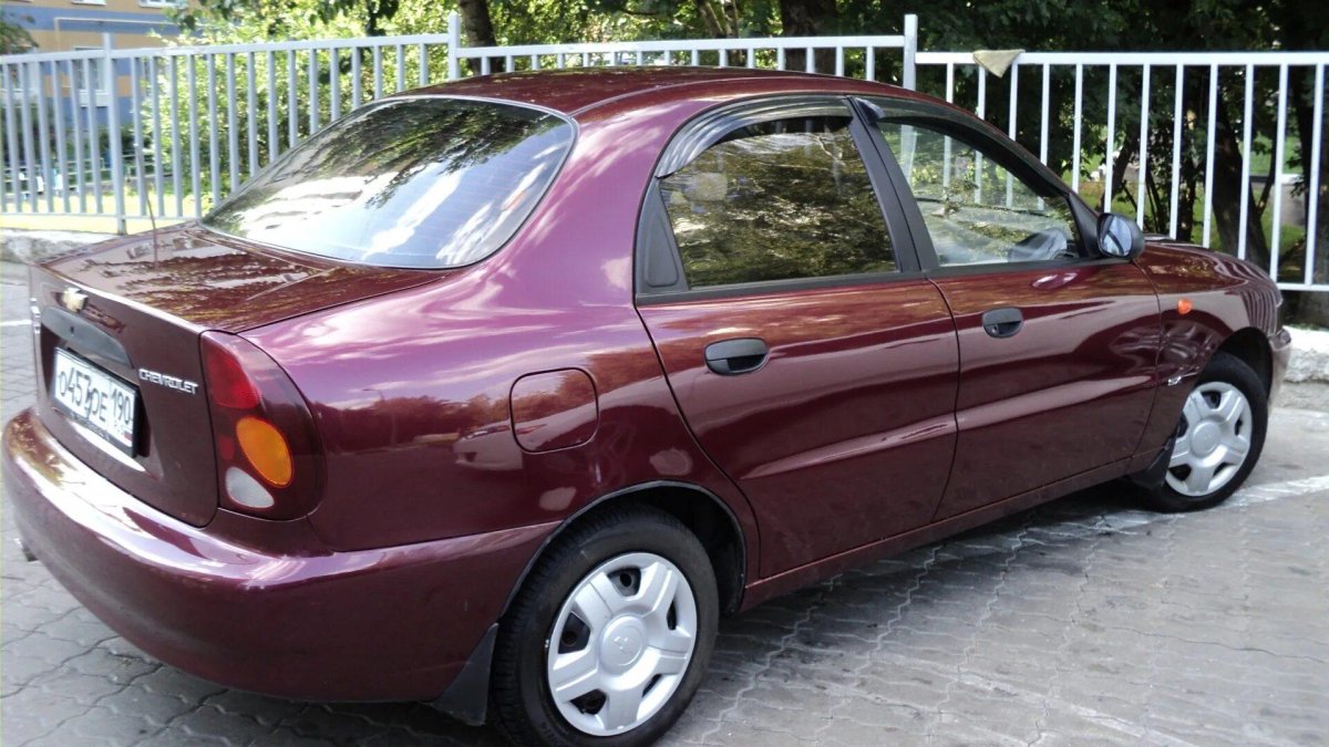 Шевроле Ланос 2007 вишневый