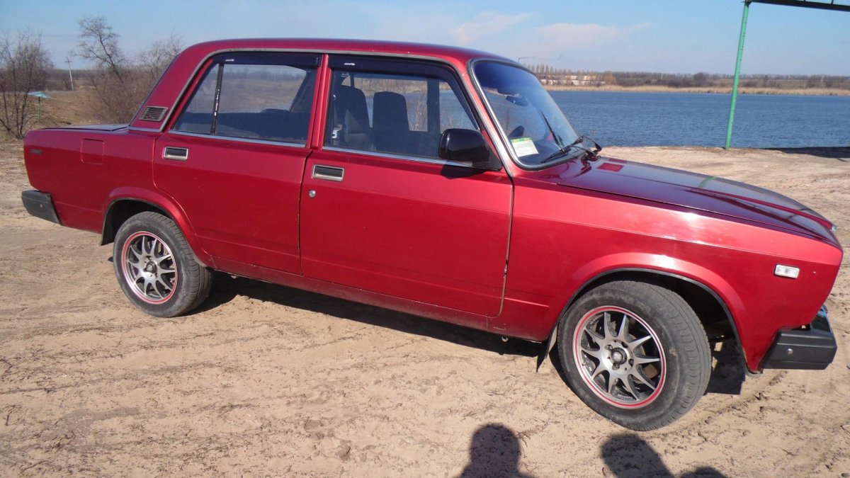 ВАЗ 2107 красный металлик