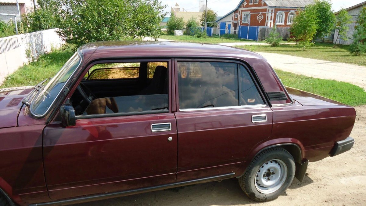 ВАЗ 2107 вишневый металлик