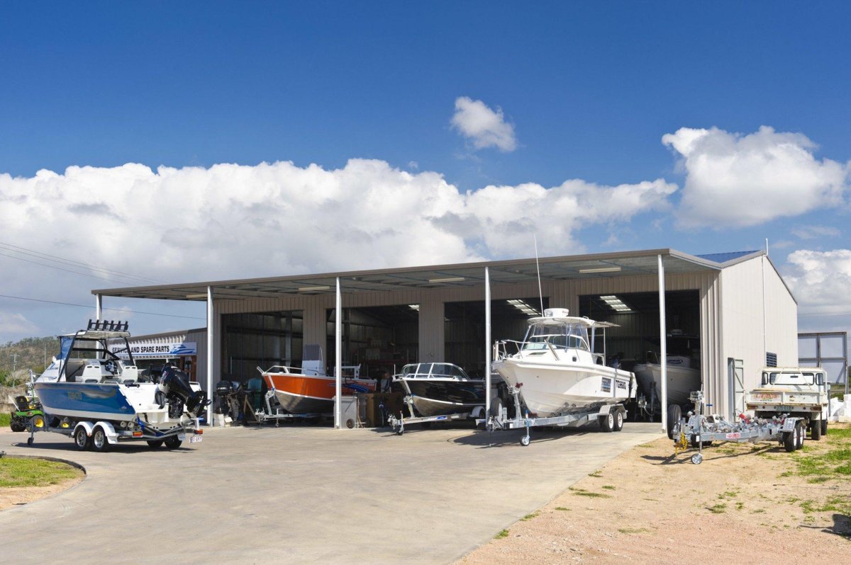 Гараж для катера