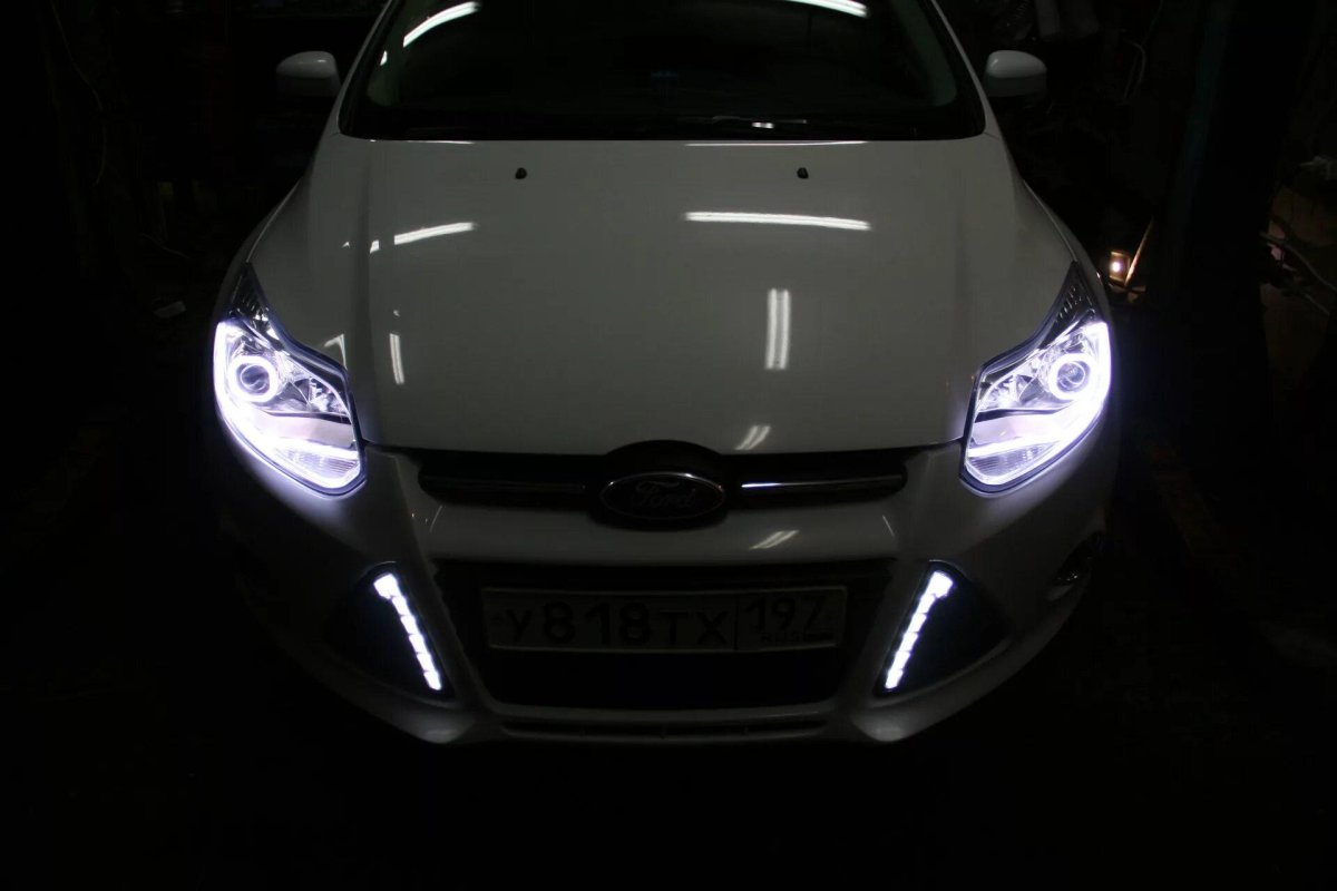 Лед фары на Форд фокус 3