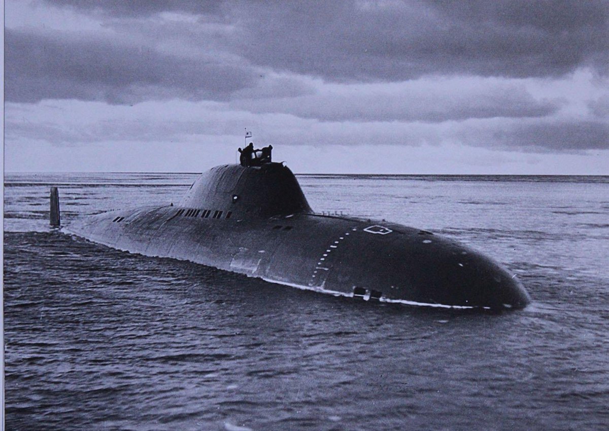 Подводная лодка к 705к Лира