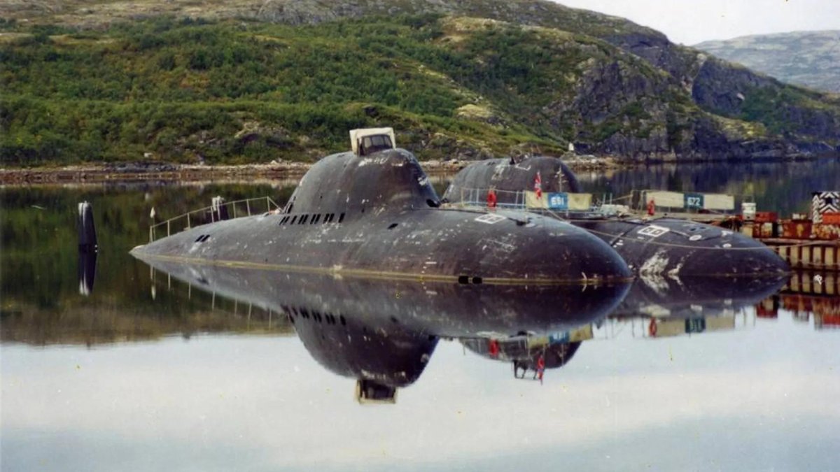 Подводная лодка к 705к Лира