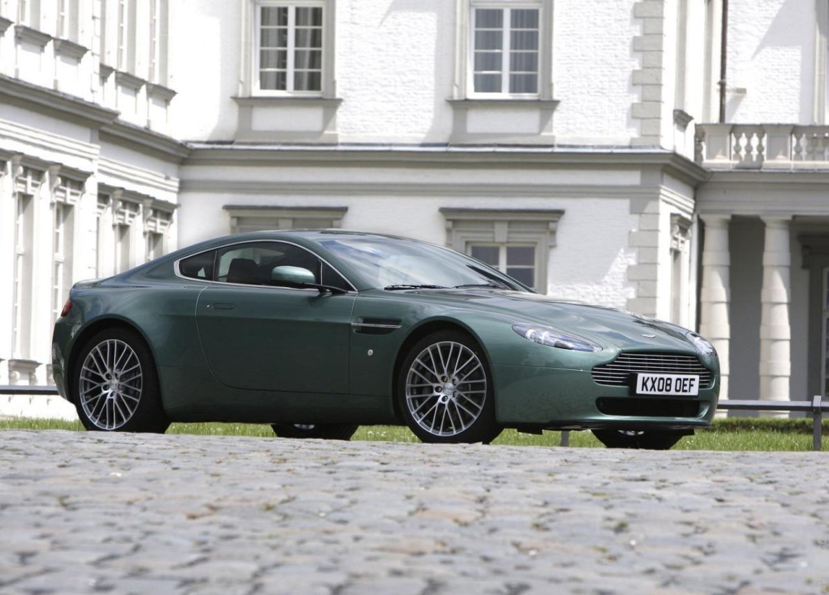 Aston Martin v8 Vantage 2008