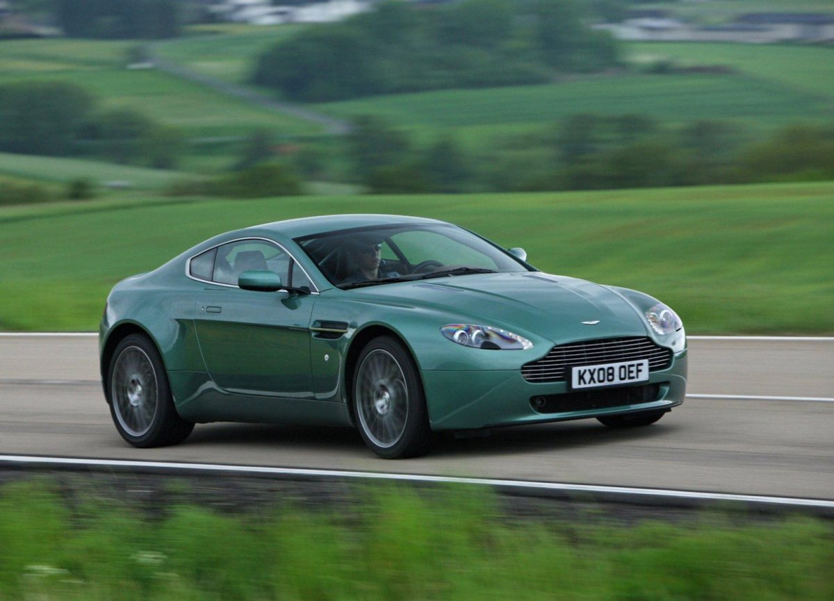 Астон Мартин v8 Vantage