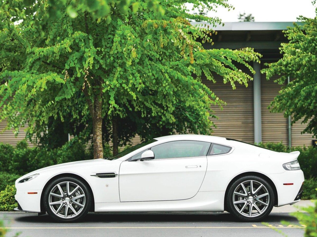 Aston Martin v8 Vantage v600