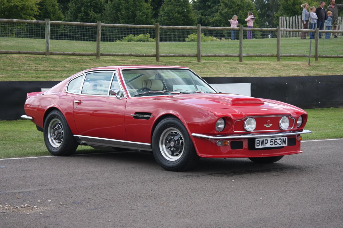 Aston Martin Vantage 1977