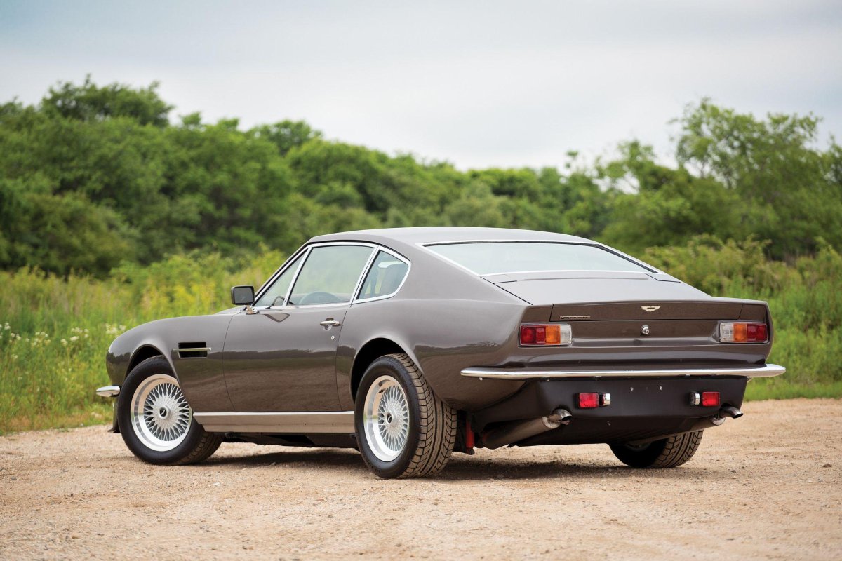 Aston Martin v8 1979