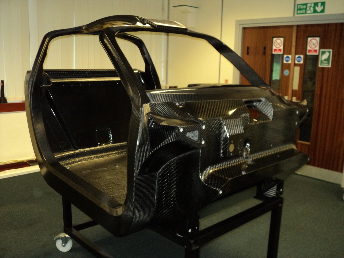 Карбоновый монокок автомобиля