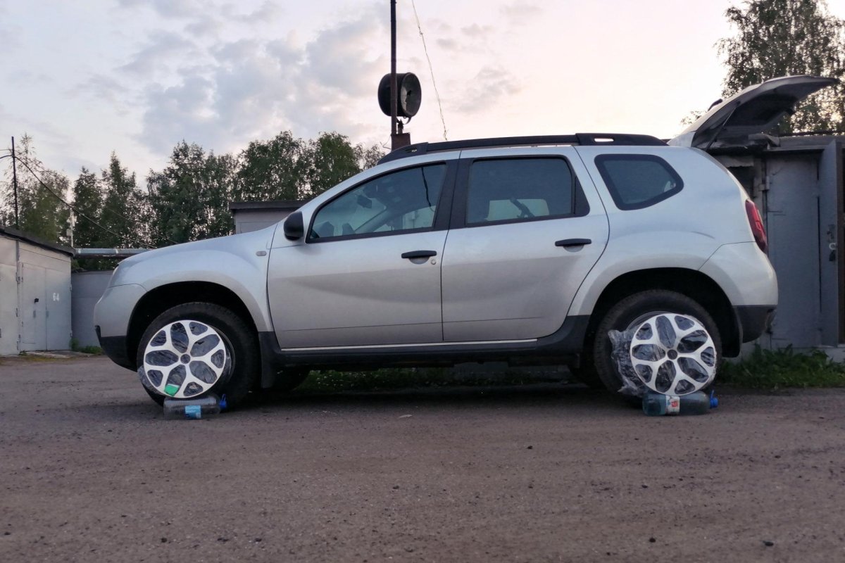 Renault Duster r18 черный