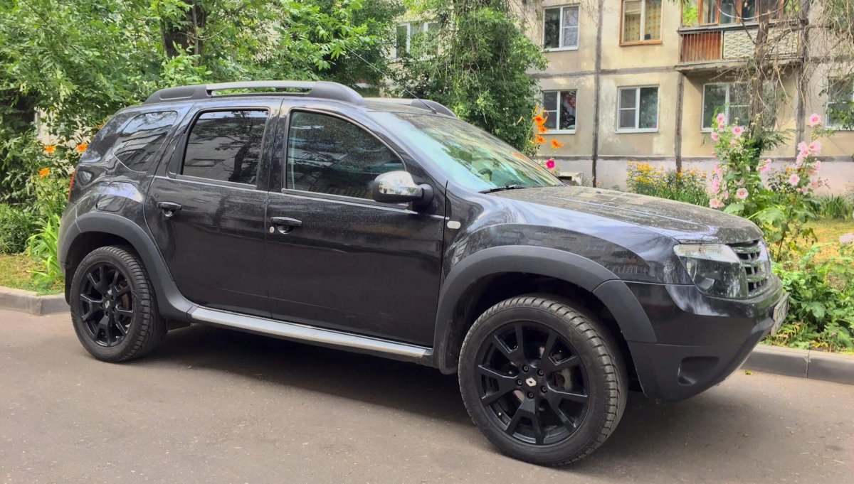 Renault Duster r18 черный