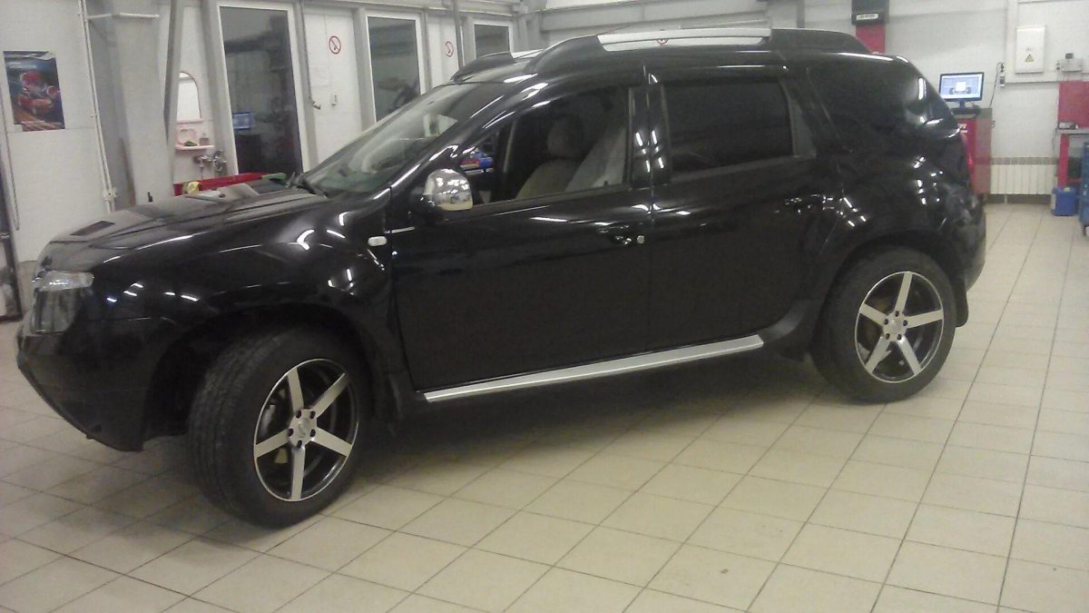 Renault Duster r18 черный