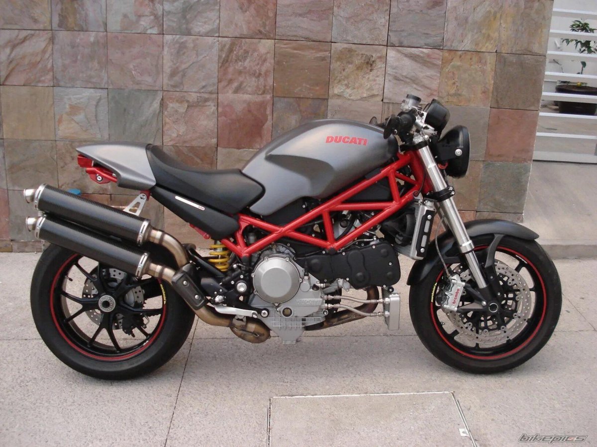 Дукати монстр с 4