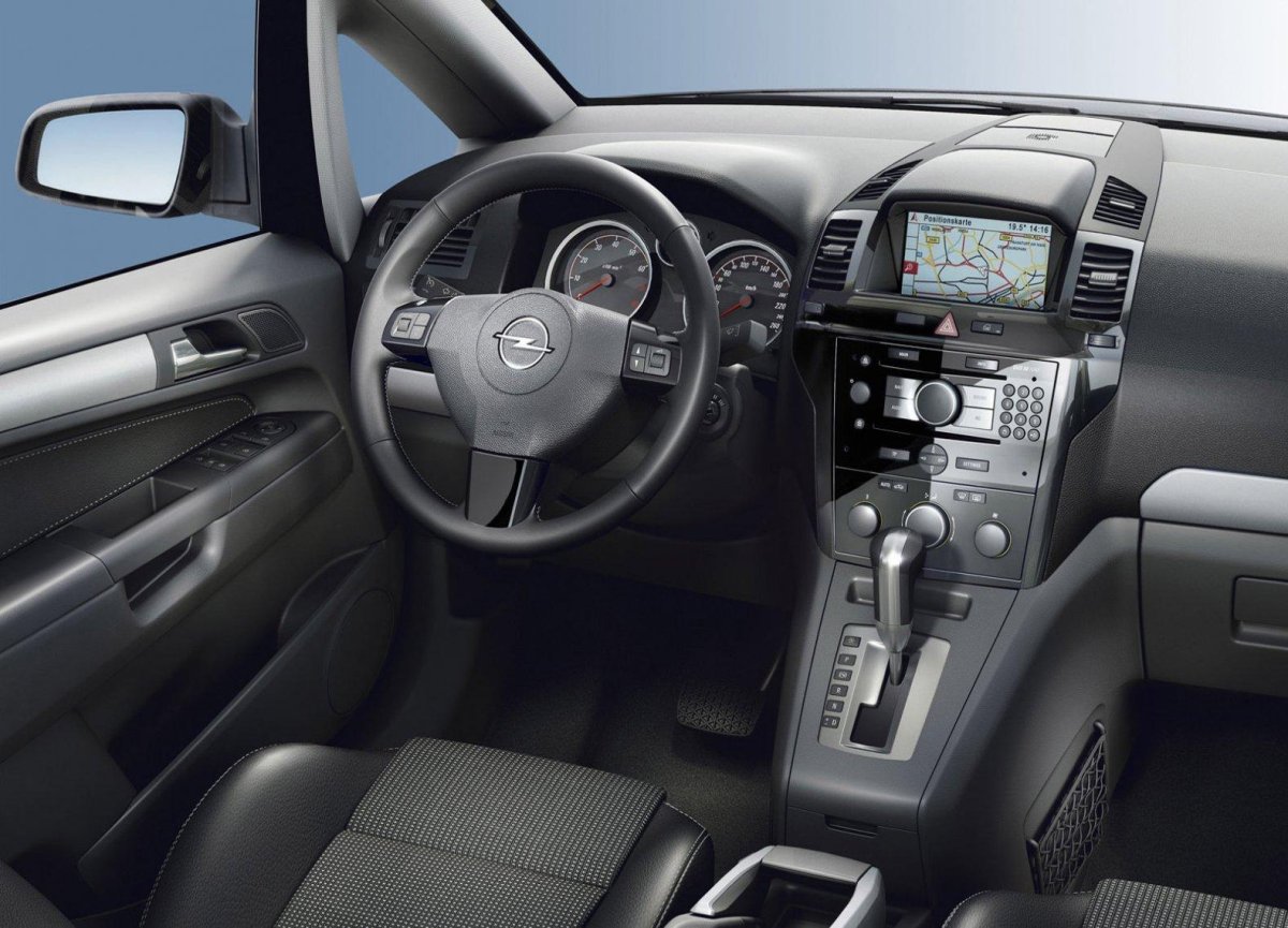 Опель Зафира 2008 2.2 автомат