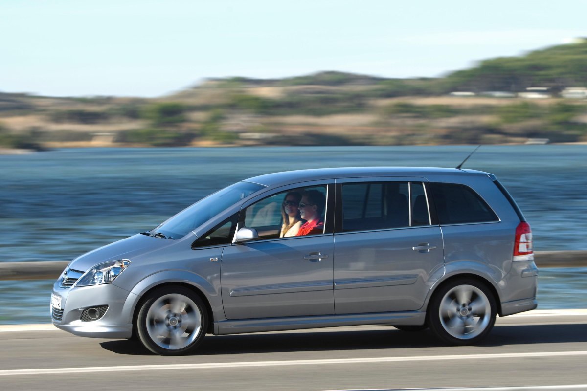 Опель Зафира минивэн 2008