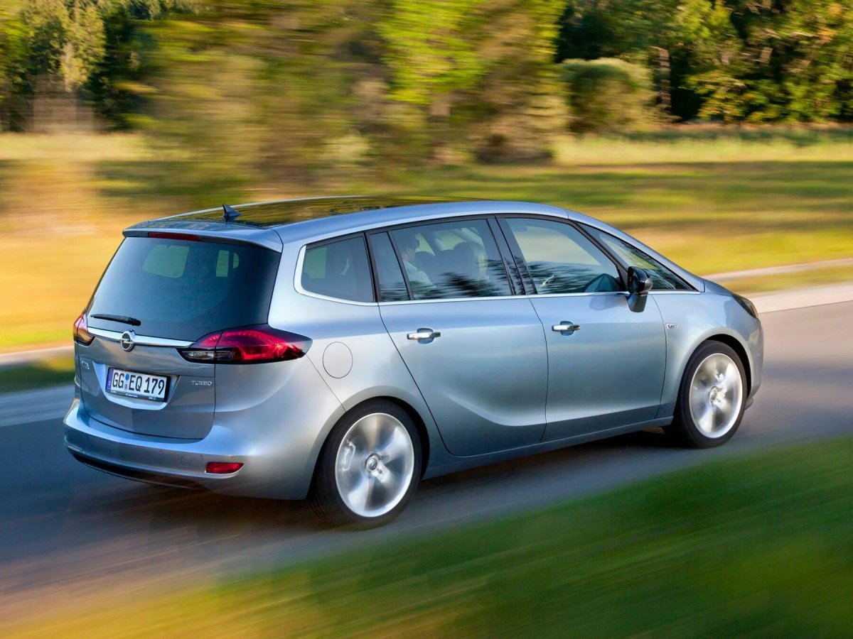 Opel Zafira c Tourer 2012г.