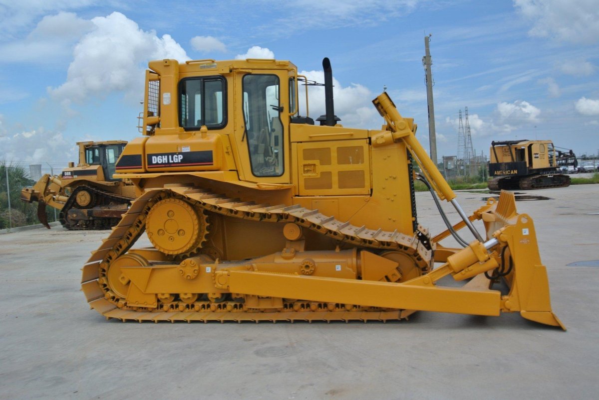 Бульдозер Caterpillar d6