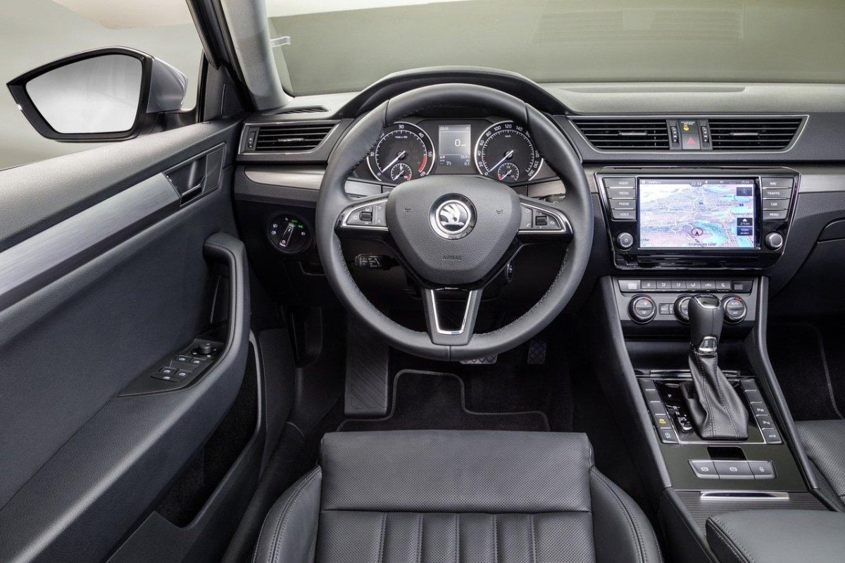 Шкода Суперб 2017 салон